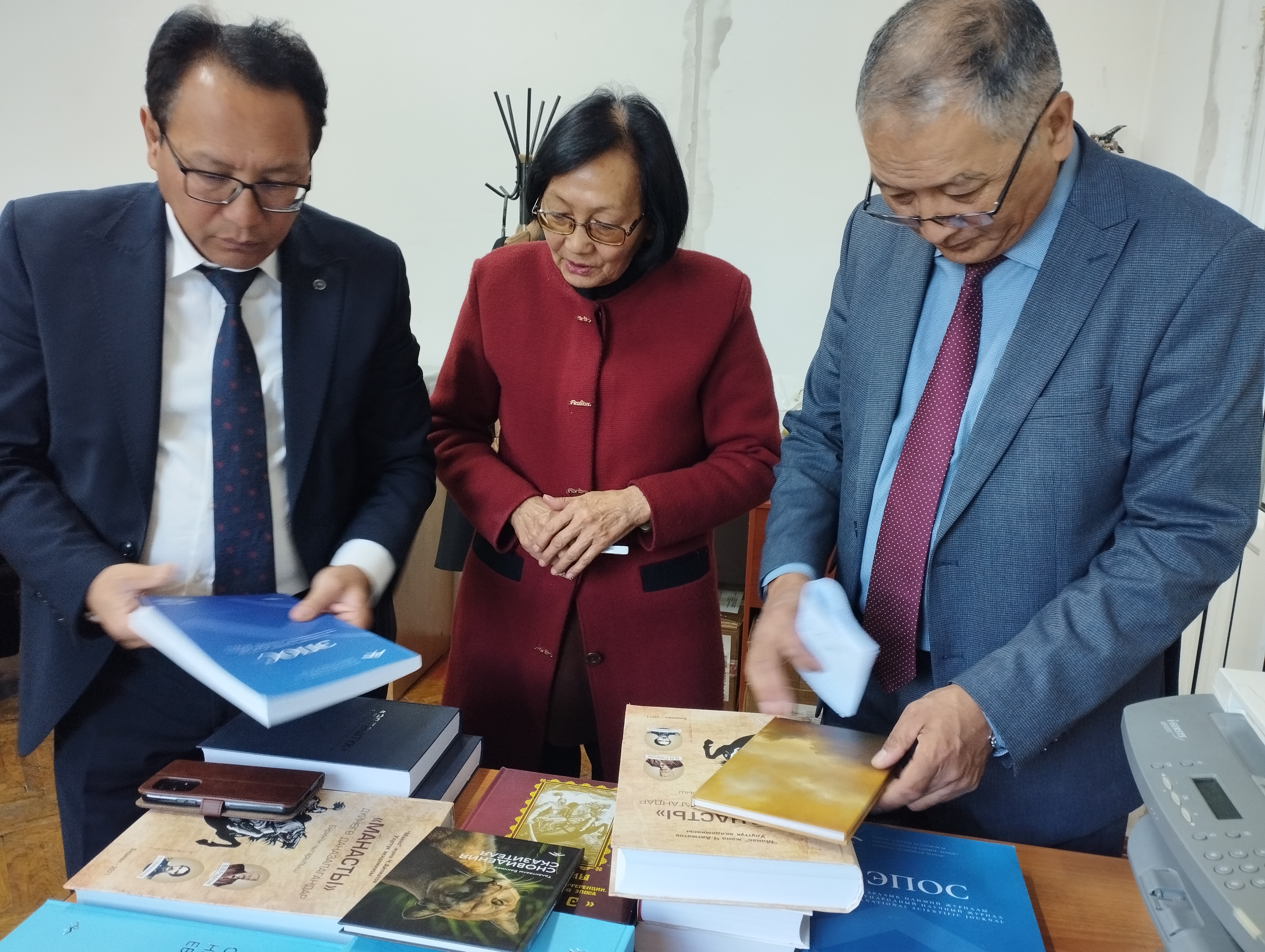 Книги от Национальной Академии "Манас"